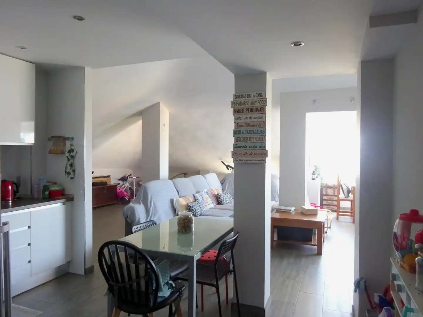 Sala d'estar de Casa o xalet en venda en Alhaurín de la Torre amb Aire condicionat, Jardí privat i Piscina