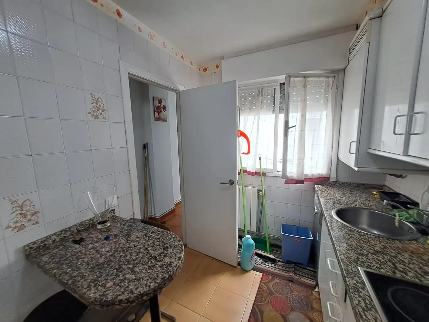 Cocina de Apartamento en venta en Oviedo  con Calefacción