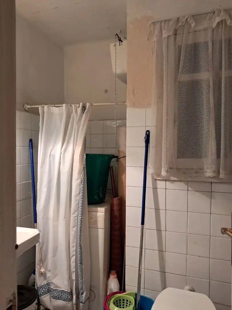 Baño de Piso en venta en Almería con Aire acondicionado, Balcón y Alarma