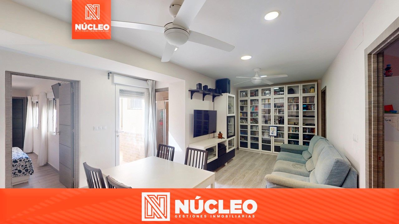 Sala de estar de Piso en venta en Alicante / Alacant con Aire acondicionado, Parquet y Amueblado