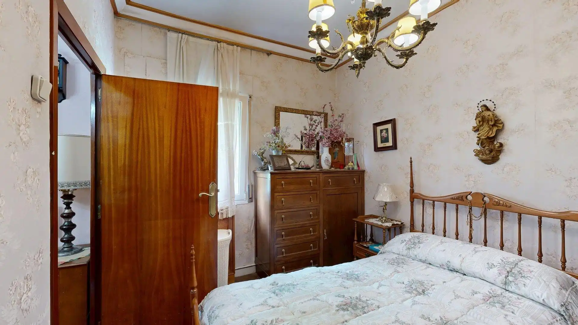 Habitación de Piso en venta en Zaragoza con Calefacción y Amueblado