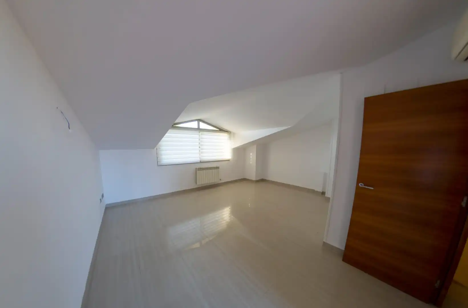 Casa aparellada amb terrassa en venda a Carrer d'Escornalbou 14, imagen 27