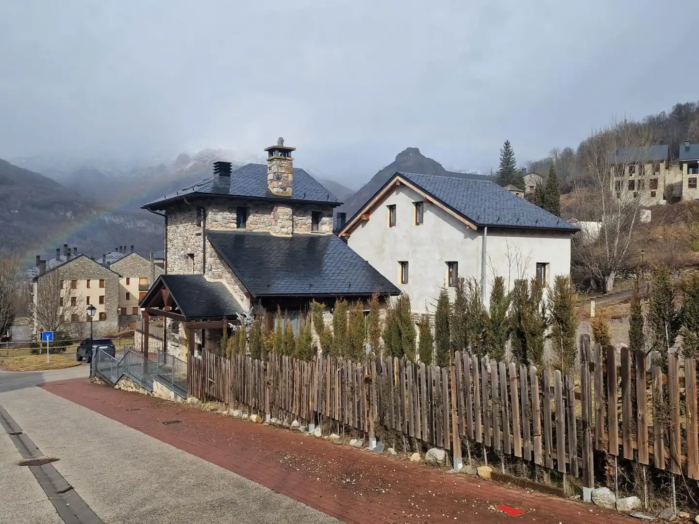 Exterior view of Houses for sale in Sesué, Huesca