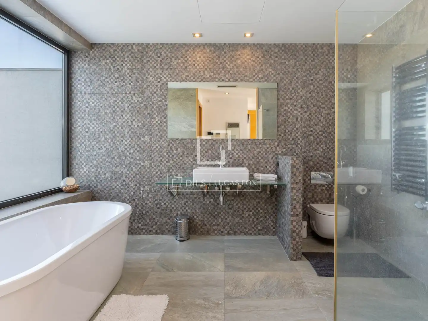 Badezimmer von Haus oder Chalet zum Verkauf in Lloret de Mar mit Klimaanlage, Privatgarten und Terrasse