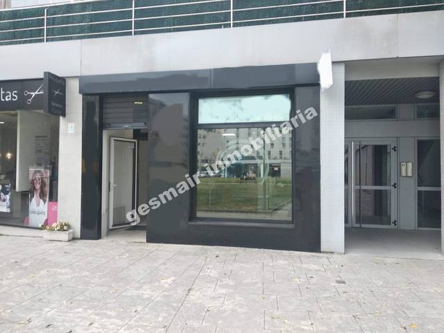 Local comercial en Venta en Plaza Ocho de Marzo, 6 en Zona Fernández Ladreda