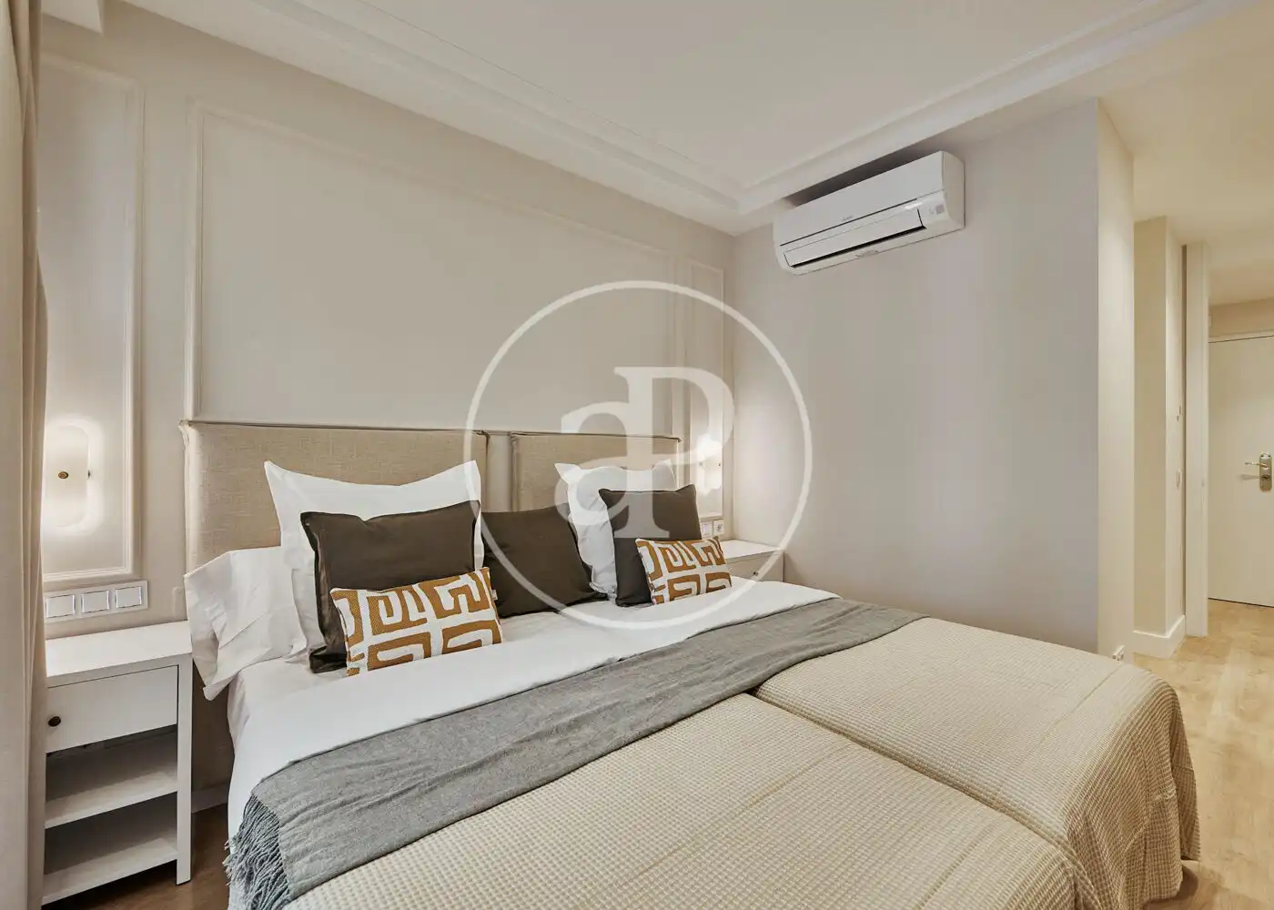 Bedroom of Flat for sale in Madrid  with Air Conditioner, Heating and Terrace