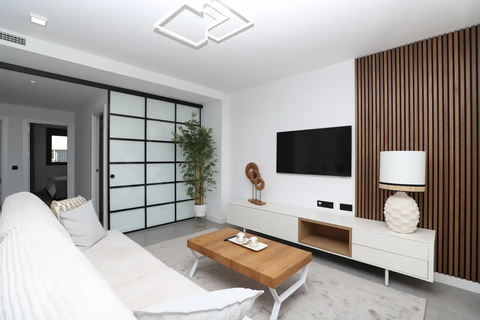 Wohnzimmer von Wohnungen zur Miete in Estepona mit Klimaanlage, Heizung und Terrasse