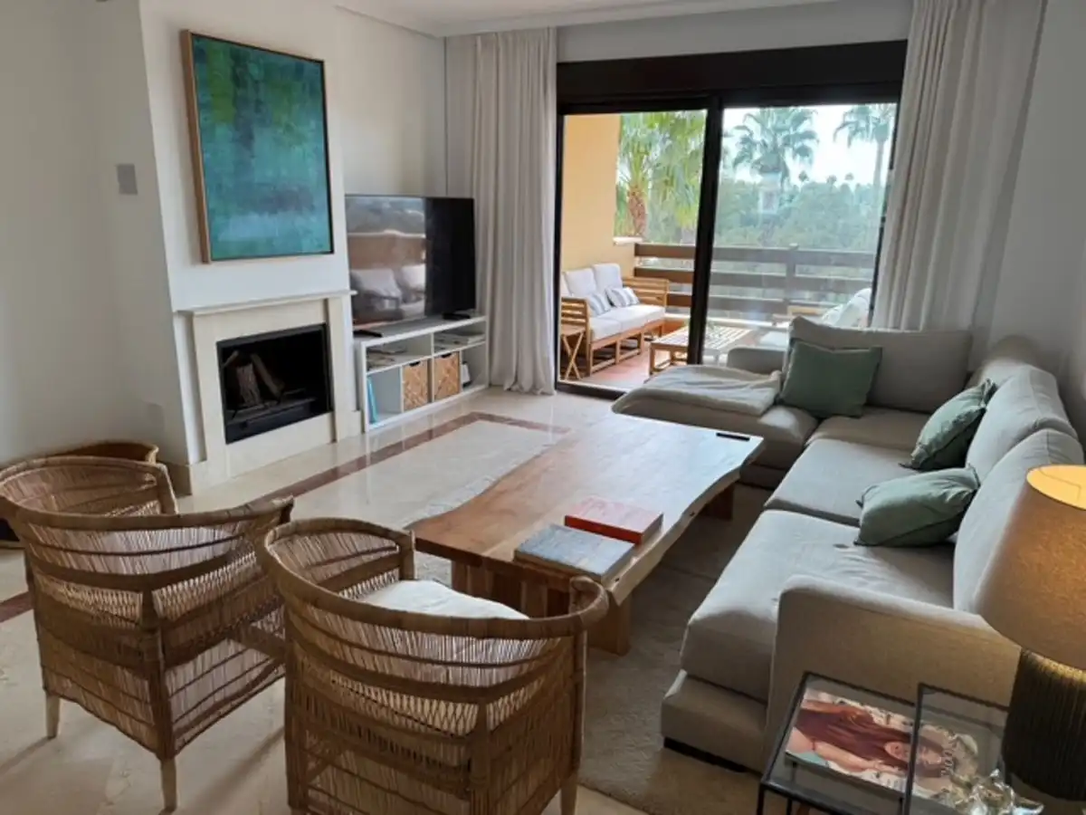 Sala de estar de Apartamento en venta en Sotogrande con Aire acondicionado, Terraza y Trastero