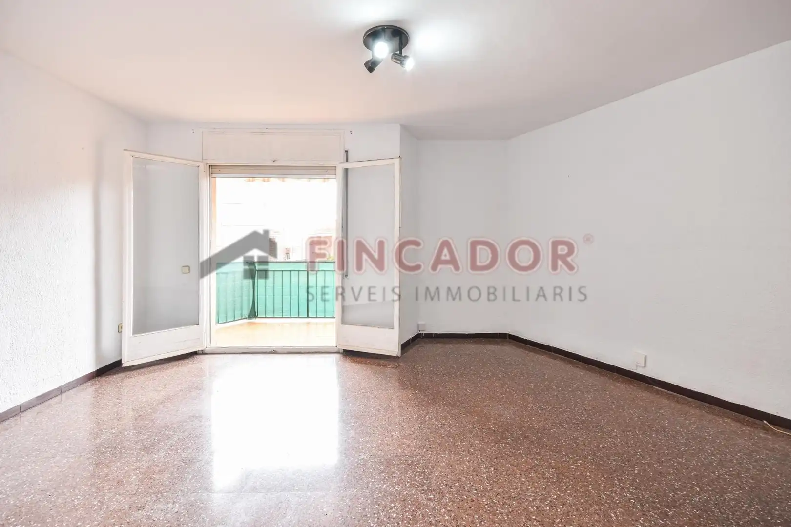 Sala d'estar de Pis en venda en Terrassa amb Balcó