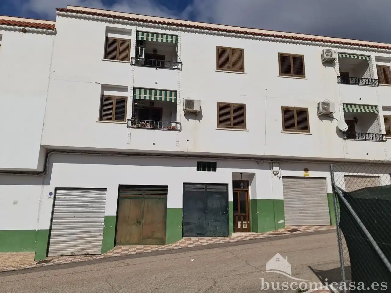 Vista exterior de Piso en venta en La Puerta de Segura con Balcón