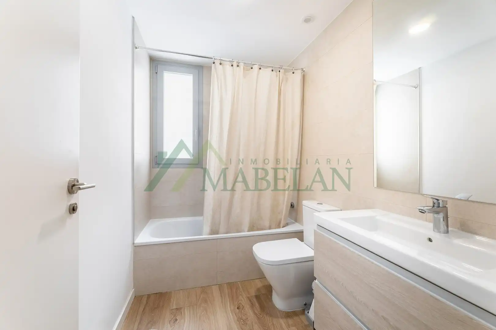 Bathroom of Flat for rent in Las Rozas de Madrid  with Air Conditioner, Heating and Private garden