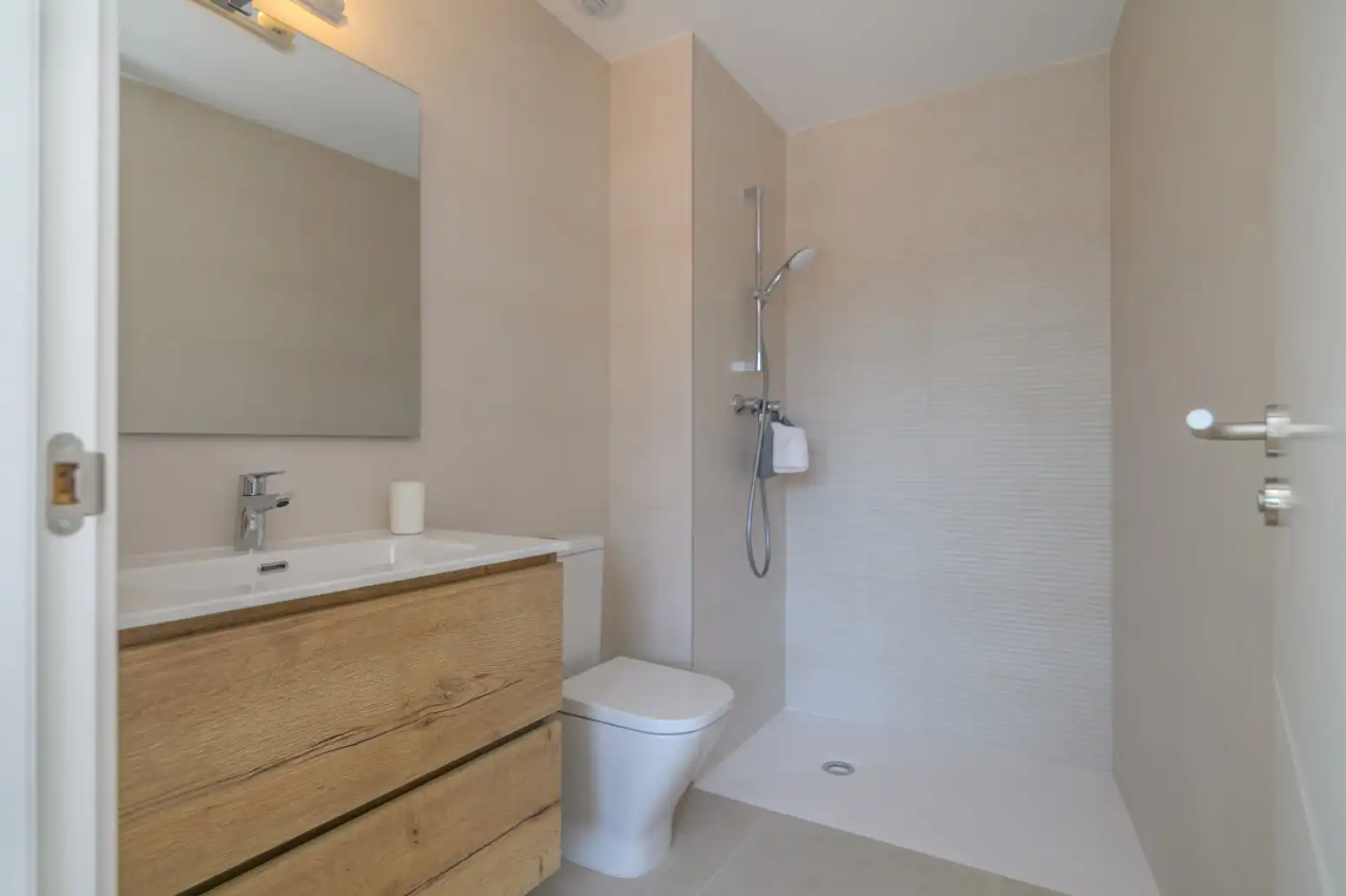 Flat for sale in Cornellà de Llobregat - Carretera ESPLUGUES, La Gavarra