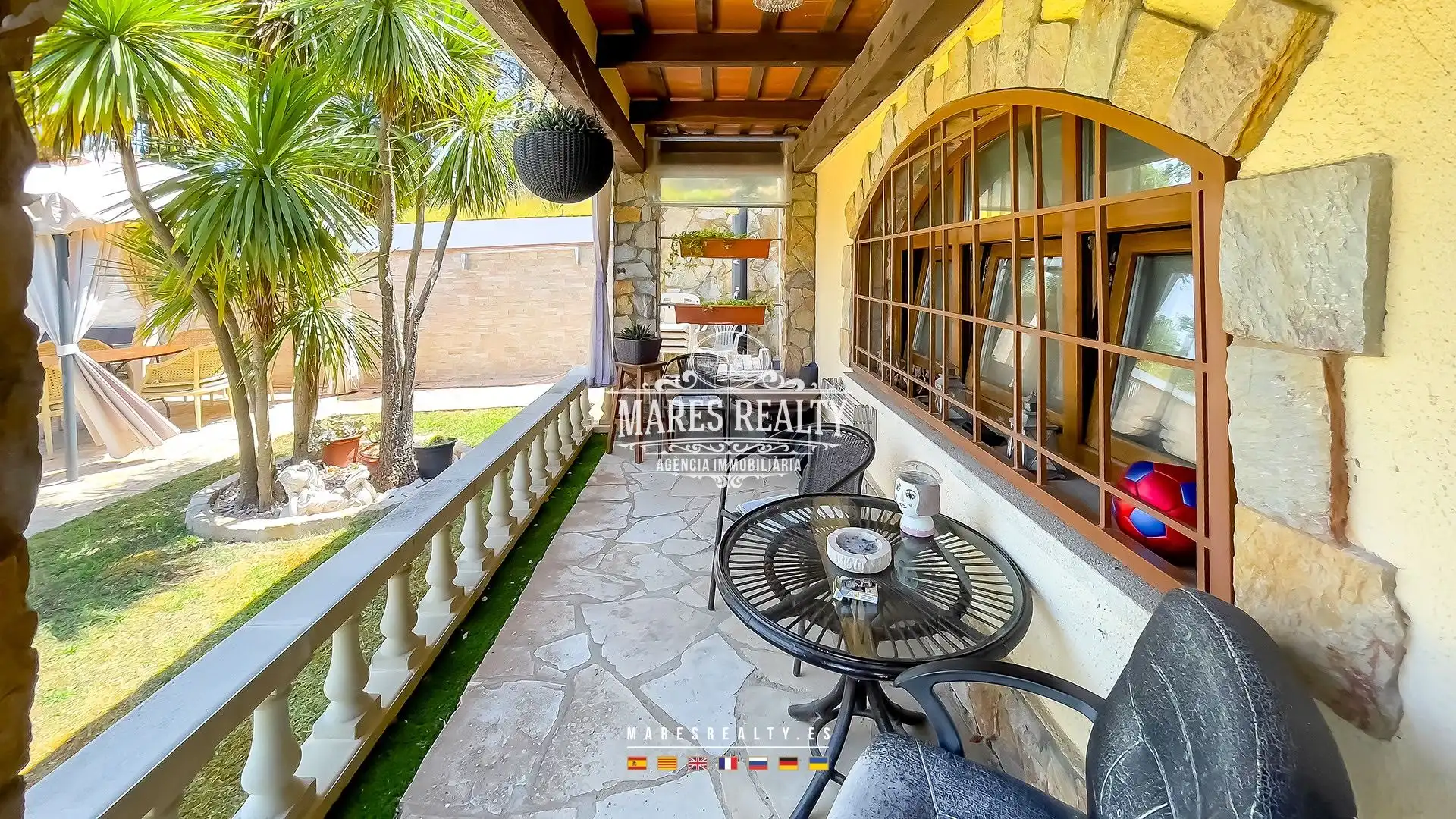 Terrasse von Haus oder Chalet zum Verkauf in Lloret de Mar mit Klimaanlage, Heizung und Privatgarten