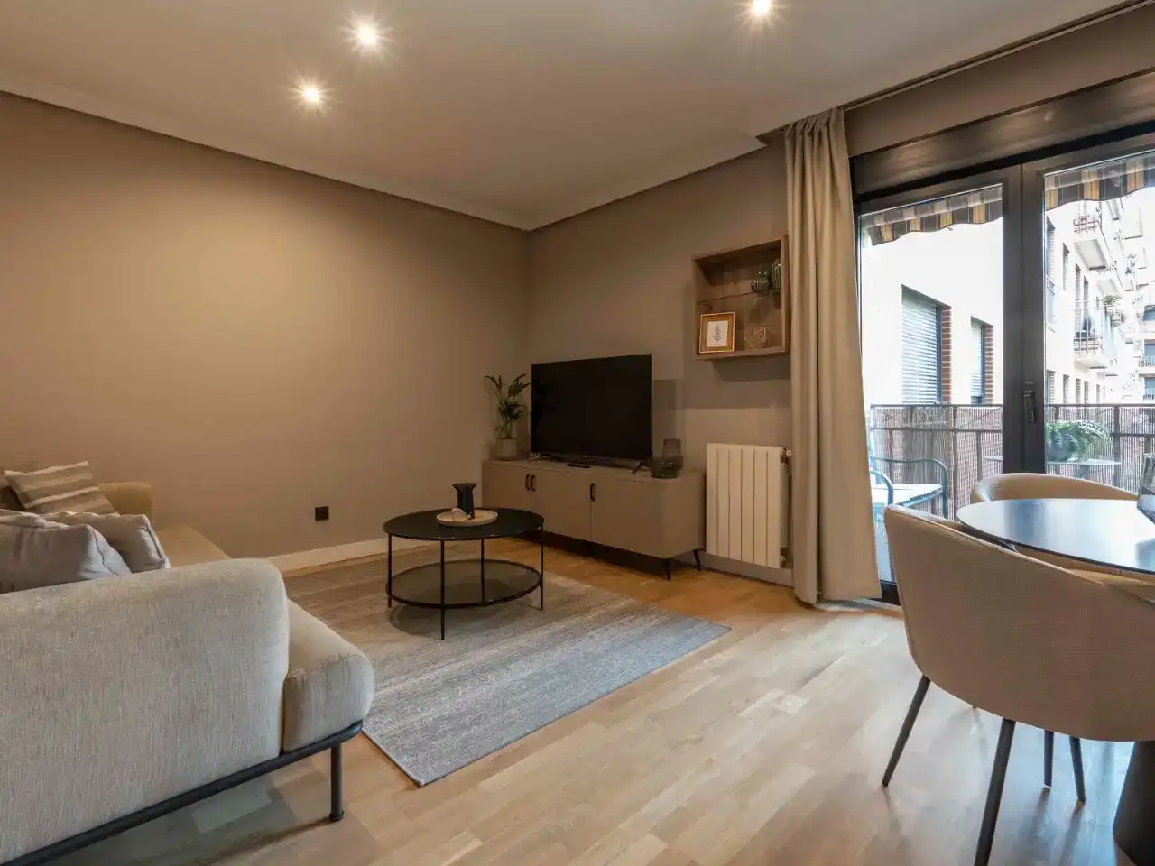 Wohnung zur Miete in Calle de Bustamante, 26, Delicias