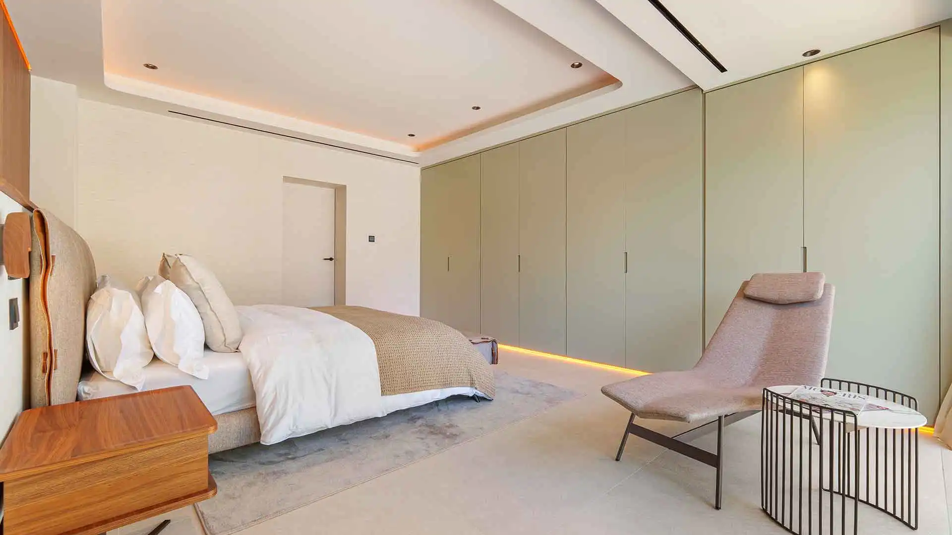 Dormitori de Casa o xalet en venda en Marbella amb Aire condicionat, Jardí privat i Terrassa