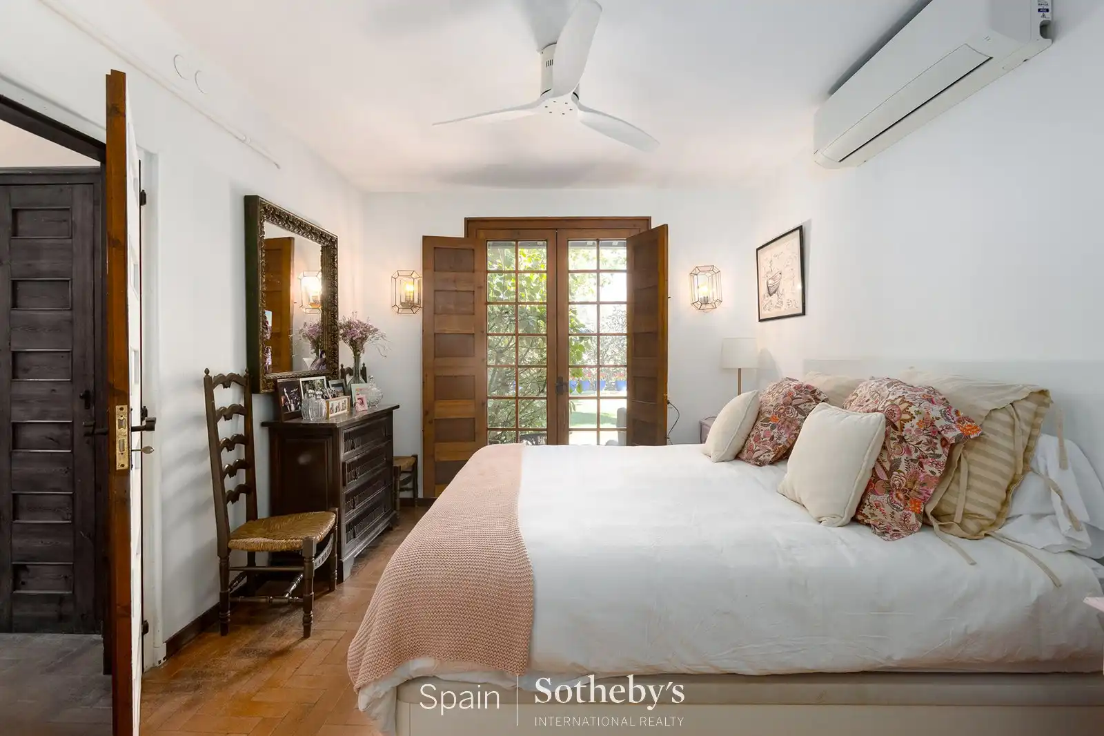 Bedroom of Country homes for sale in Premià de Dalt  with Air Conditioner, Heating and Private garden