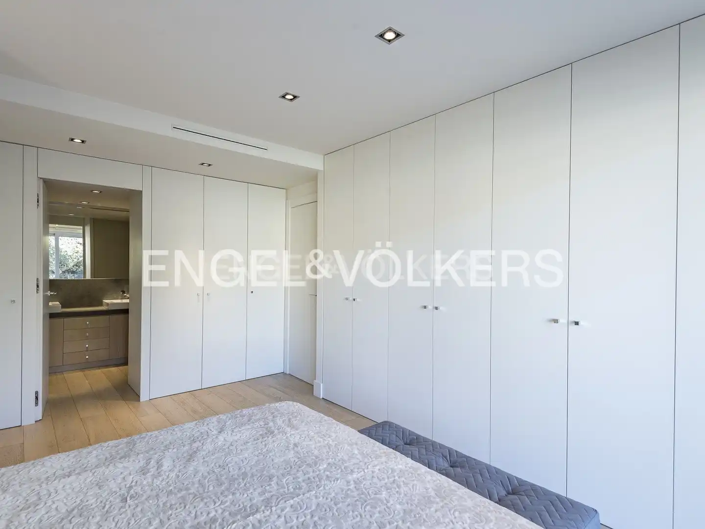 Bedroom of Flat for rent in Barcelona  with Air Conditioner, Heating and Parquet flooring
