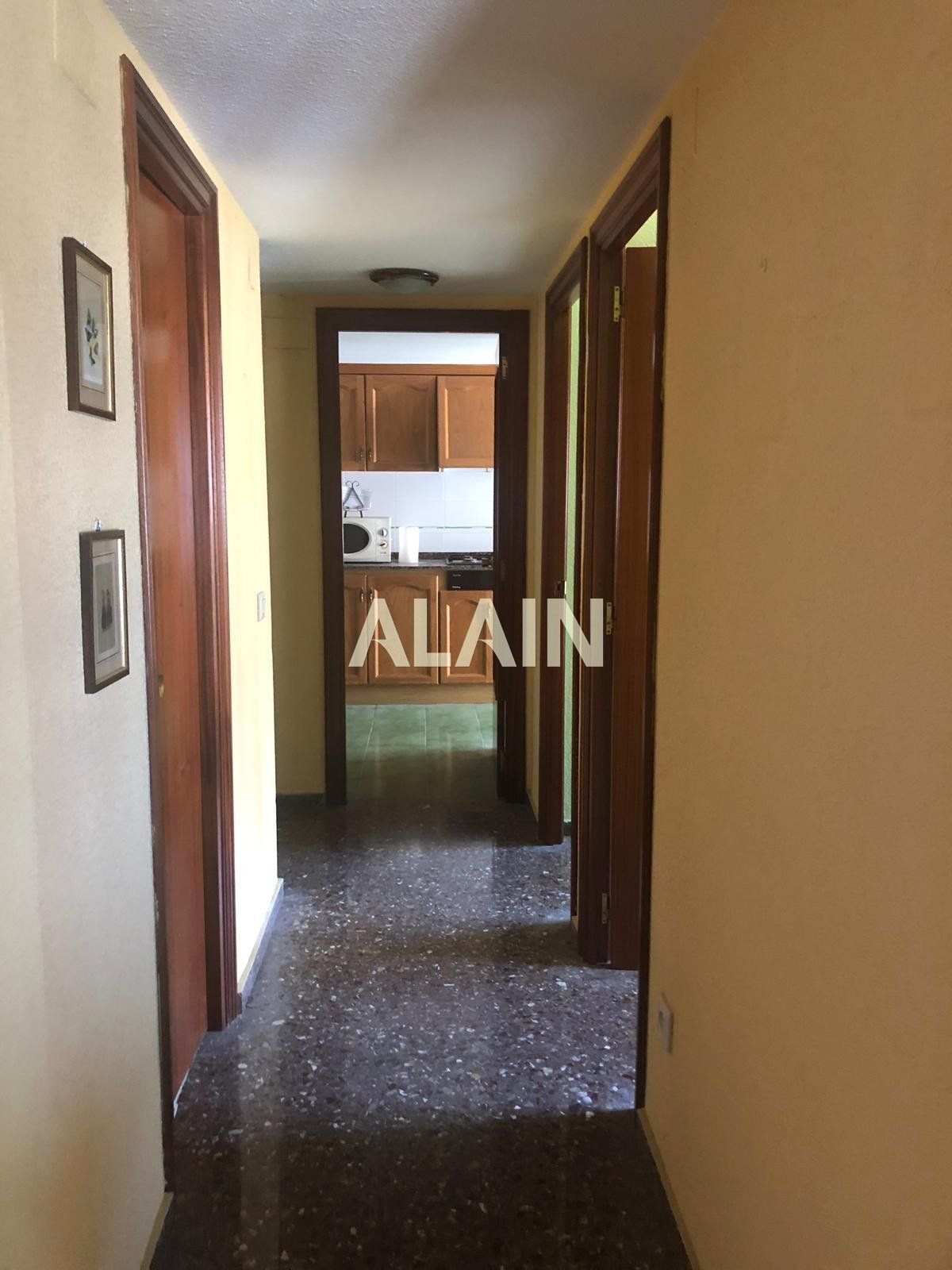 Piso en venta en  Valencia Capital con Trastero y Balcón