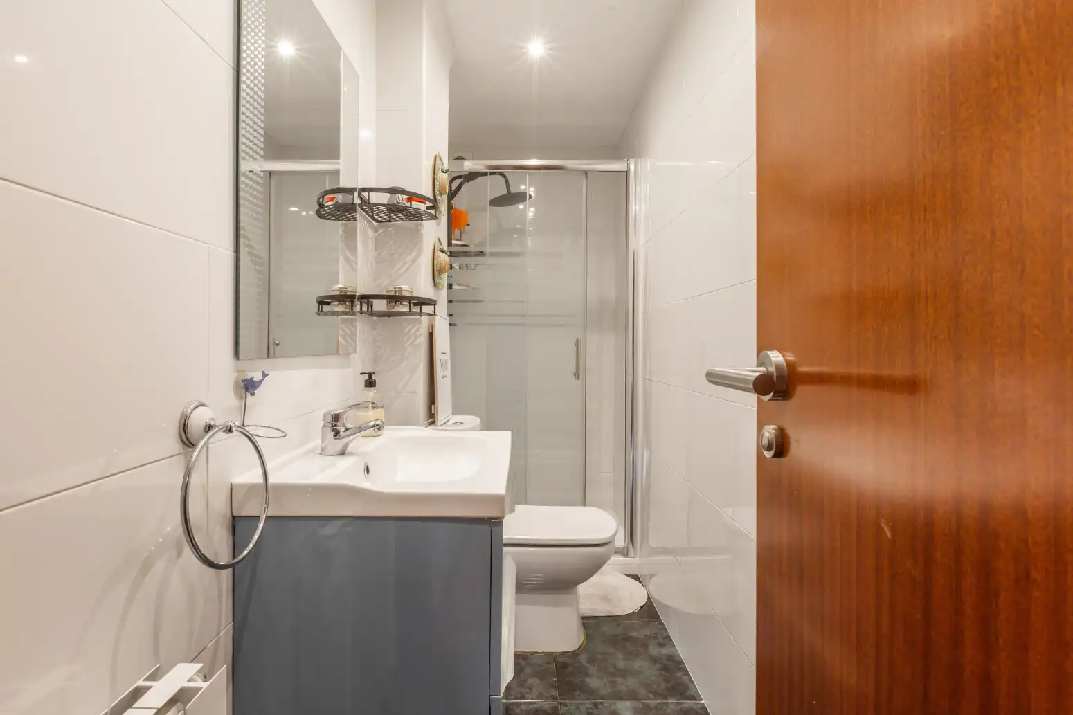 Bathroom of Flat for sale in  Pamplona / Iruña  with Heating, Parquet flooring and Balcony