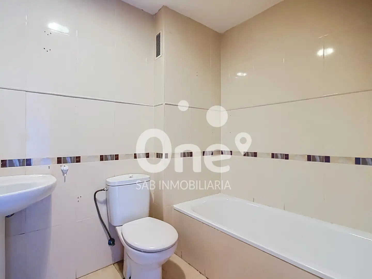 Bathroom of Flat for sale in Benissanó  with Terrace and Oven