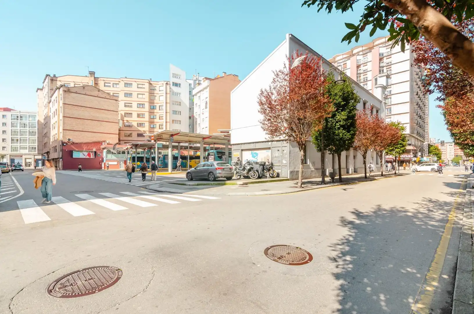 Vista exterior de Local de alquiler en Gijón  con Aire acondicionado