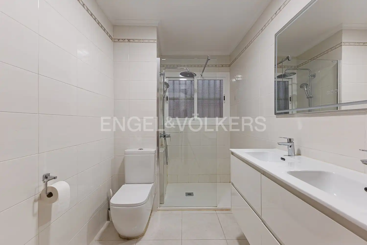 Badezimmer von Wohnung zur Miete in Valencia mit Klimaanlage, Heizung und Terrasse
