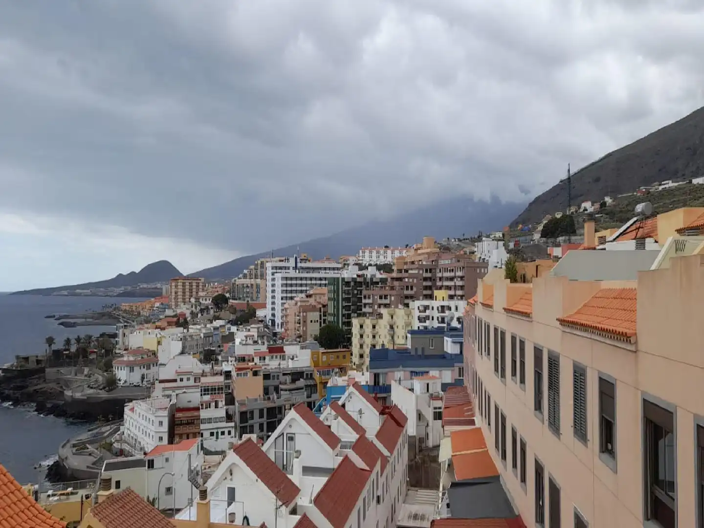 Außenansicht von Wohnung zum Verkauf in Candelaria mit Terrasse und Abstellraum