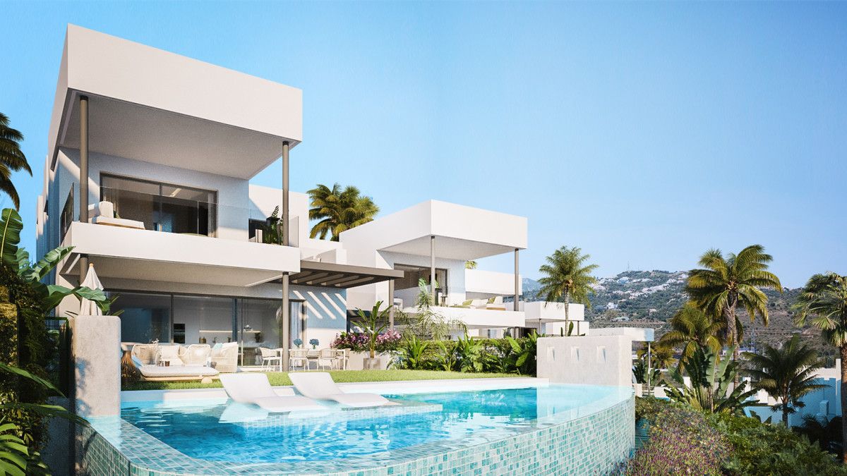 Exterior view of Single-family semi-detached for sale in Marbella  with Community pool