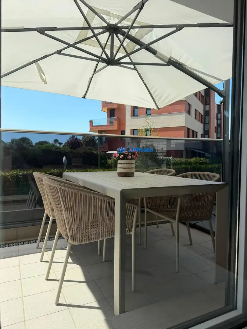 Terrassa de Pis de lloguer en Pozuelo de Alarcón amb Aire condicionat, Calefacció i Jardí privat