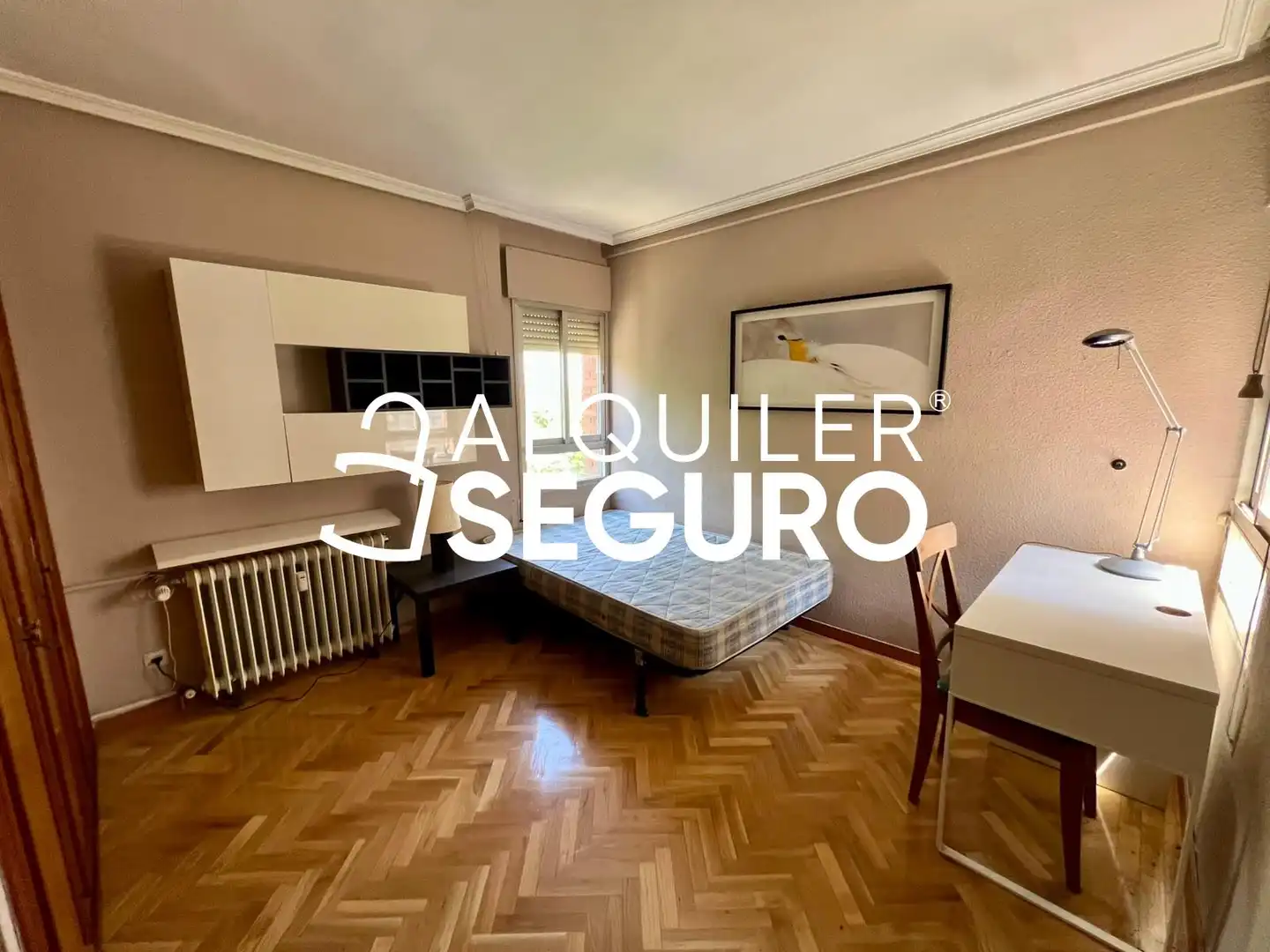 Schlafzimmer von Wohnung zur Miete in Madrid mit Heizung und Möbliert