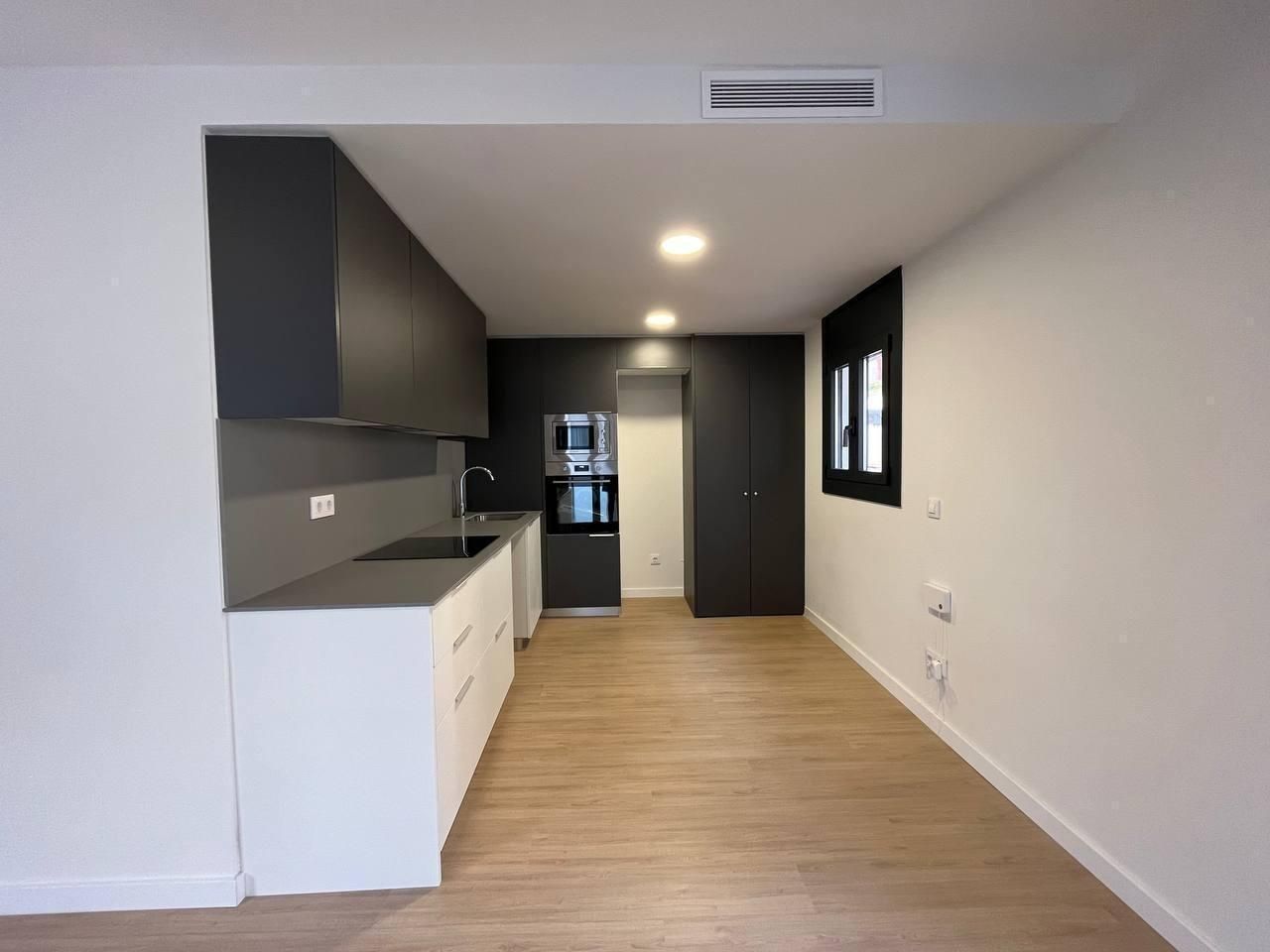 Cuina de Apartament en venda en Roses amb Calefacció, Parquet i Terrassa