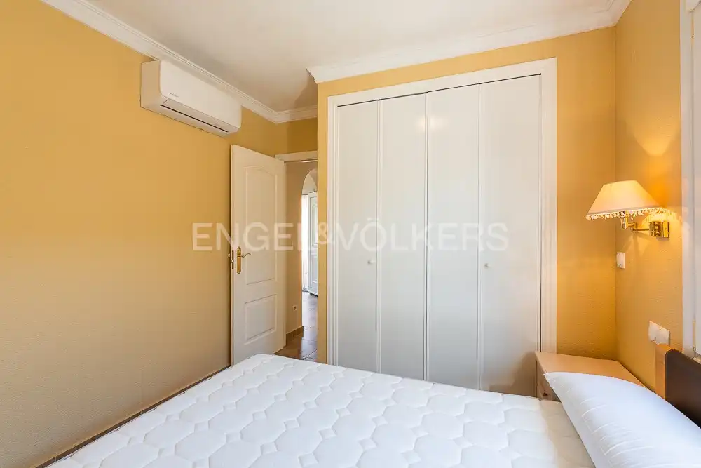 Bedroom of Houses for sale in Oliva  with Air Conditioner, Heating and Private garden