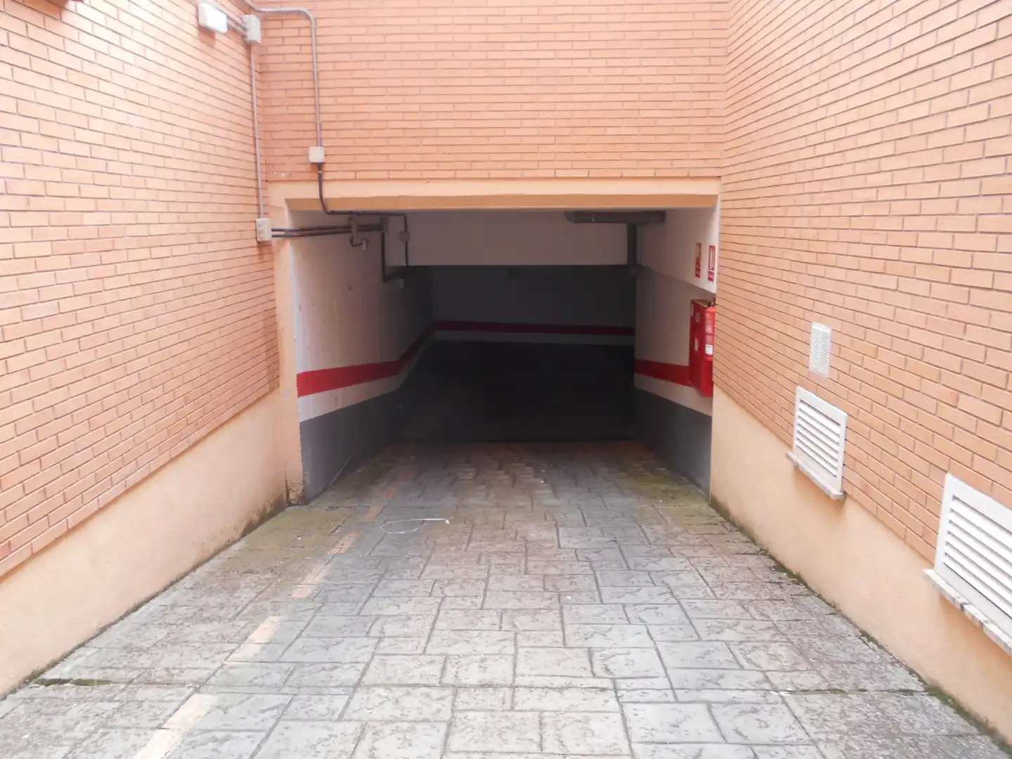 Aparcament amb ascensor en venda a Calle Melilla, imagen 5