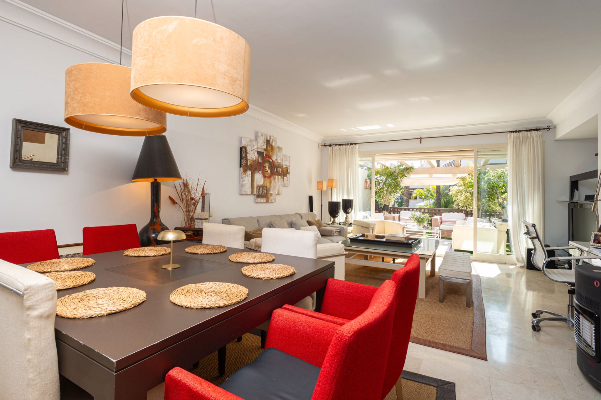 Dining room of Flat for sale in Marbella  with Air Conditioner, Heating and Terrace