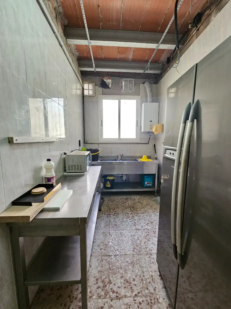 Cuina de Local en venda en Tarragona amb Aire condicionat, Terrassa i Moblat