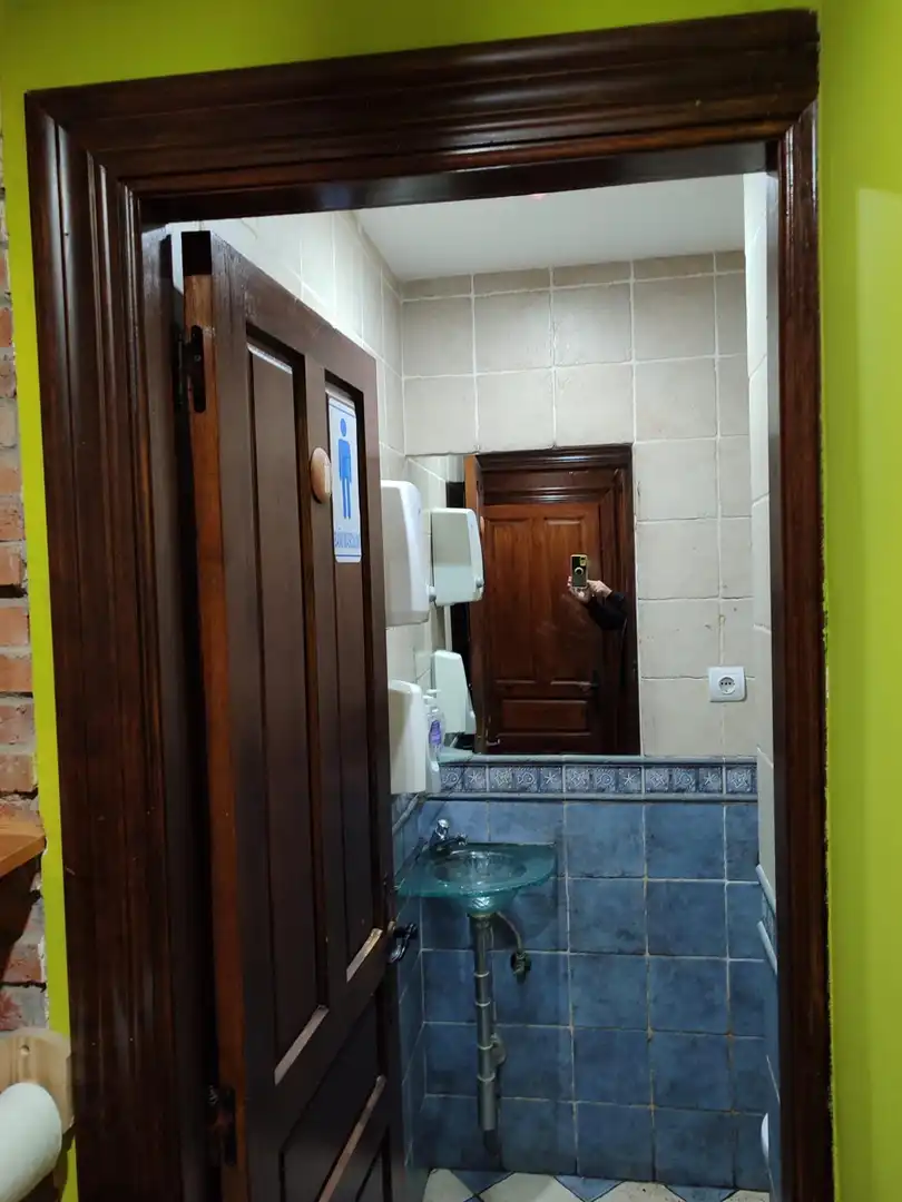 Baño de Local de alquiler en Cartes con Aire acondicionado y Amueblado