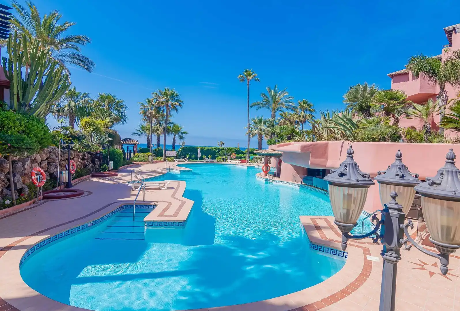 Apartamento con piscina en venta en Estepona Pueblo, imagen 22