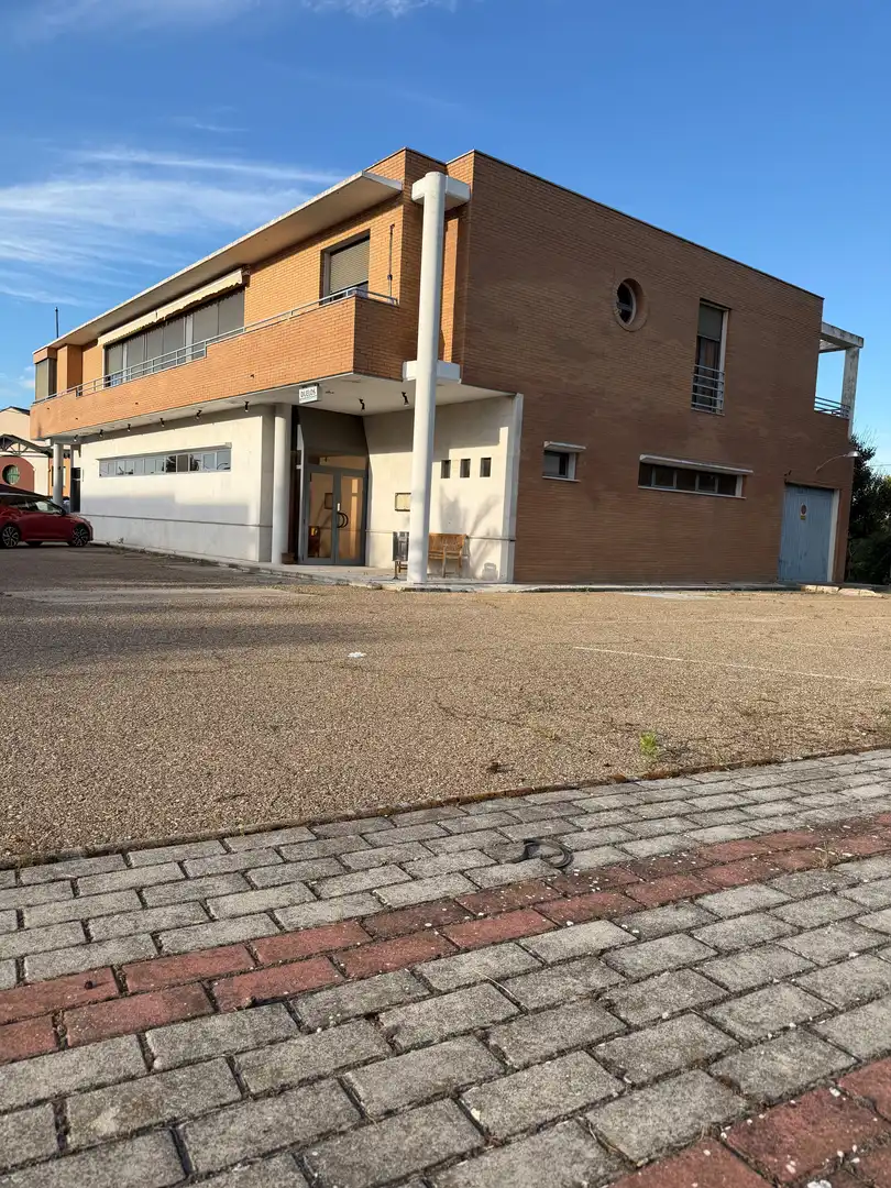 Parking of Buildings for sale in Medina del Campo