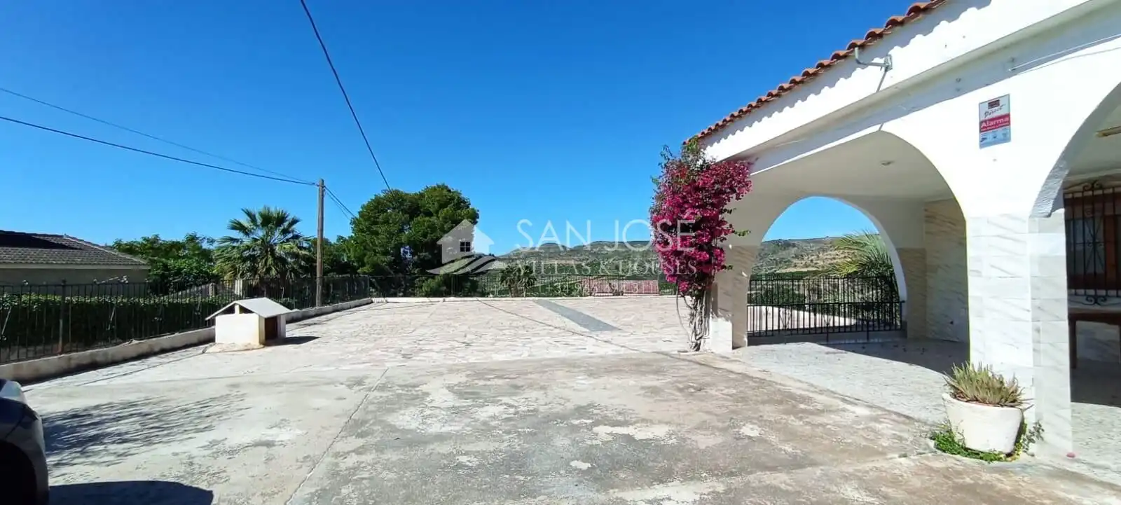 Vista exterior de Casa o xalet en venda en Elche / Elx amb Jardí privat, Terrassa i Traster