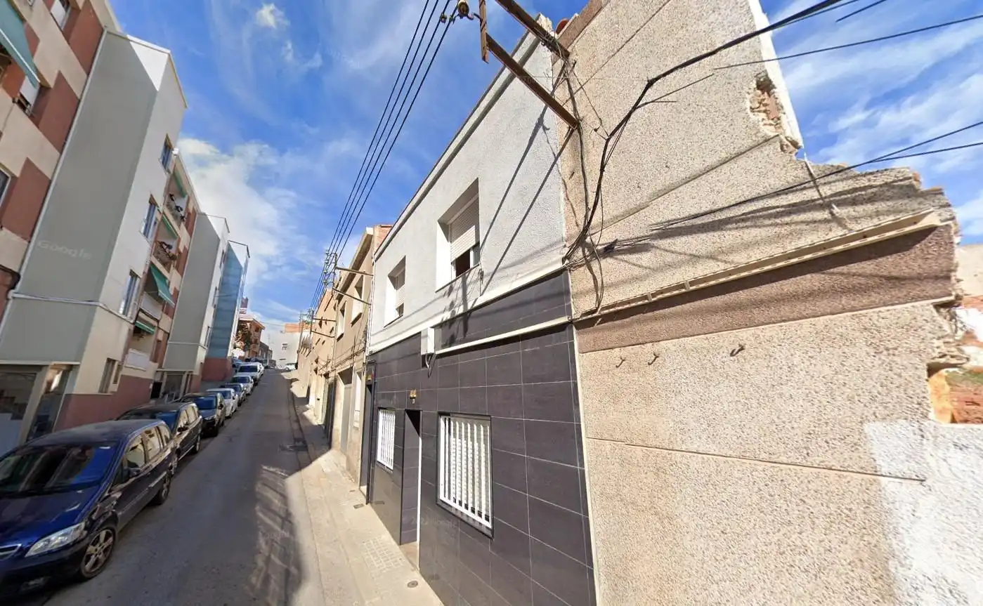 Vista exterior de Pis en venda en Sabadell