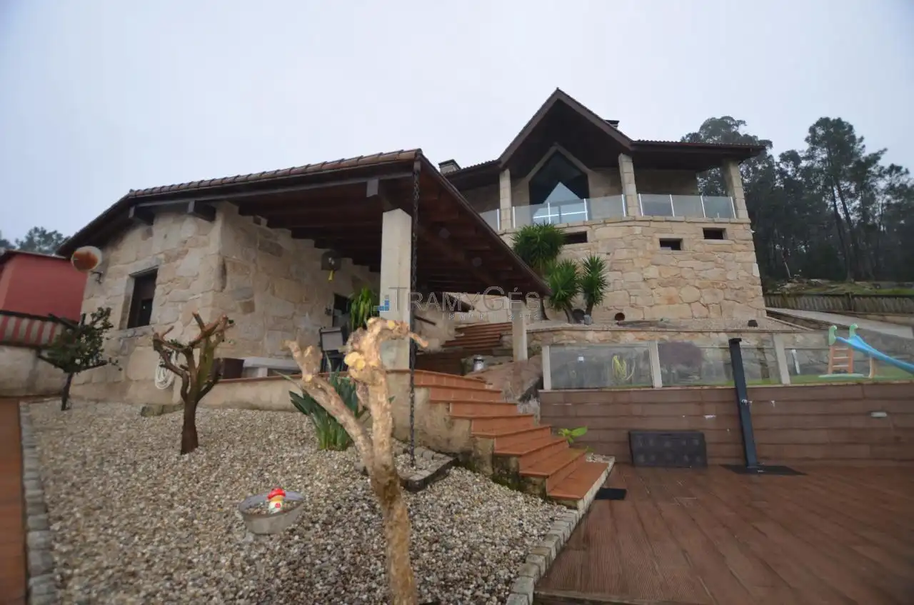 Vista exterior de Casa o chalet en venta en Tui con Calefacción, Jardín privado y Terraza