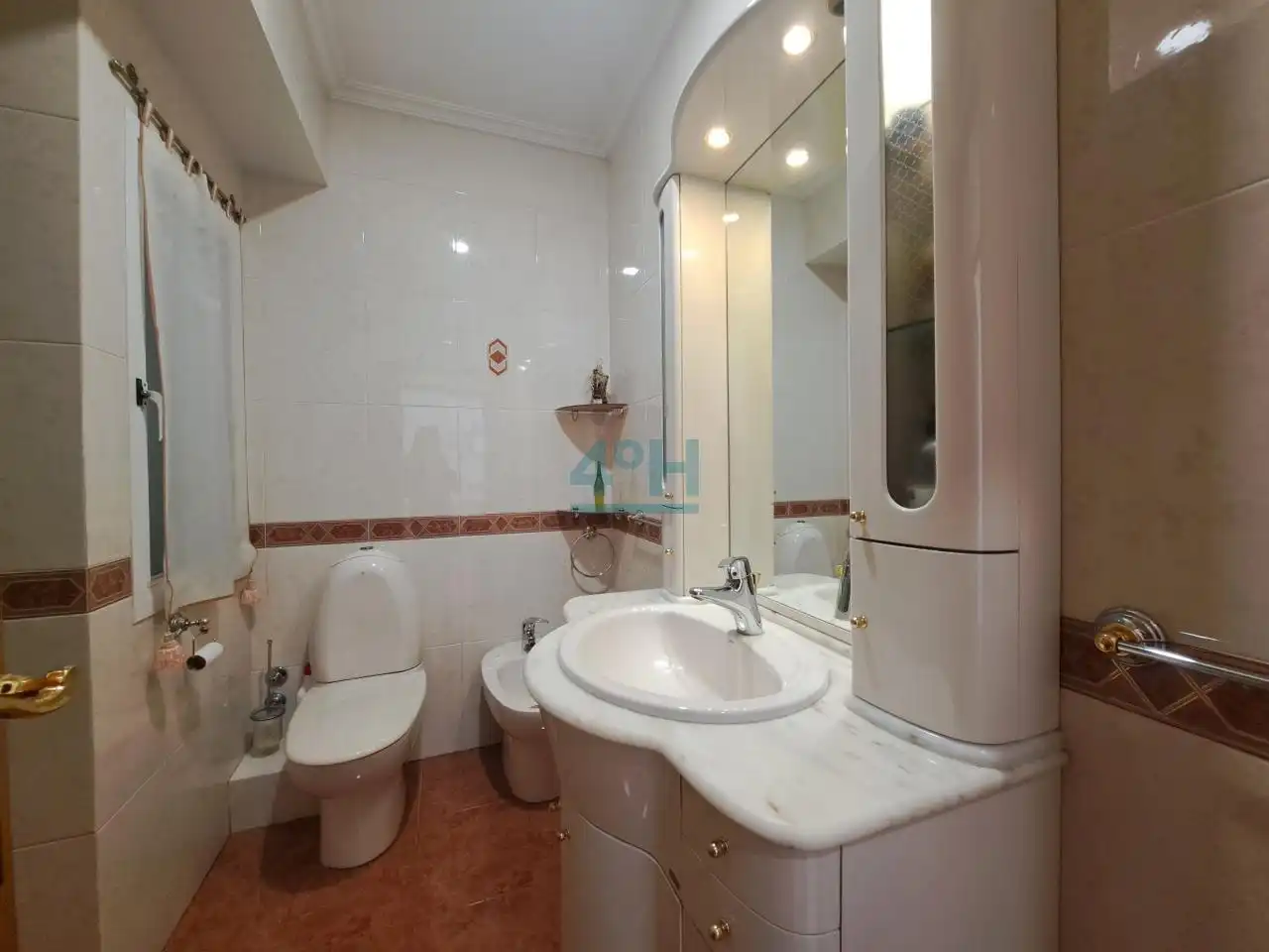 Bathroom of Flat for sale in Ourense Capital   with Heating, Storage room and Furnished