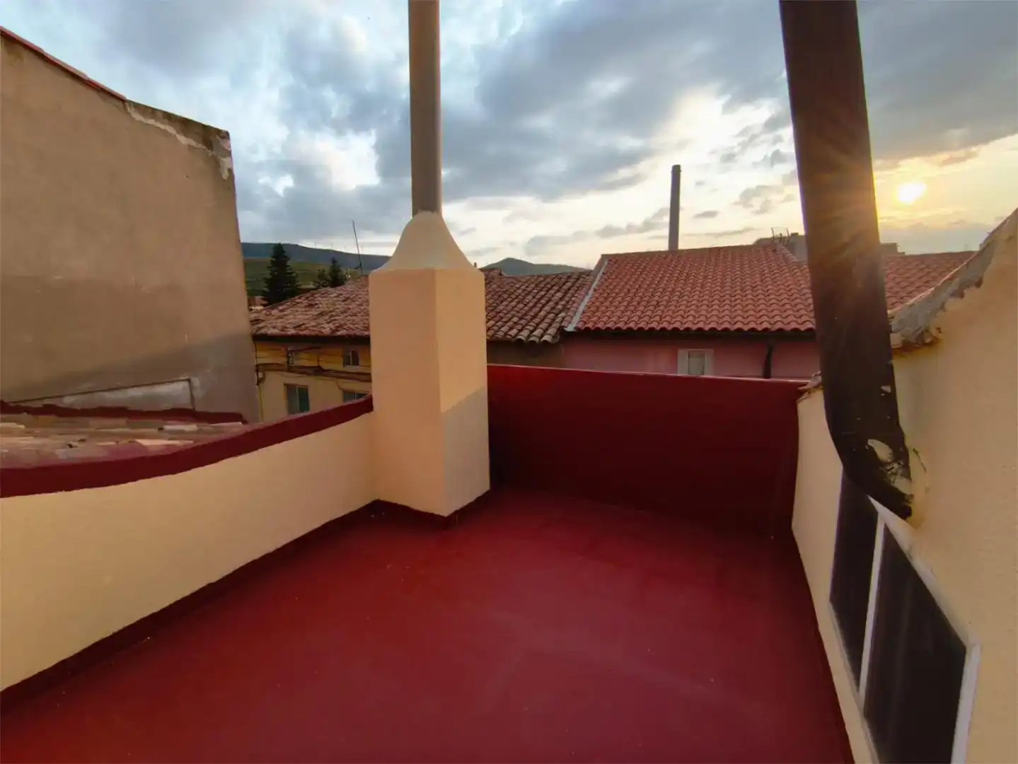 Terrassa de Casa adosada en venda en Escucha amb Moblat, Forn i Rentadora