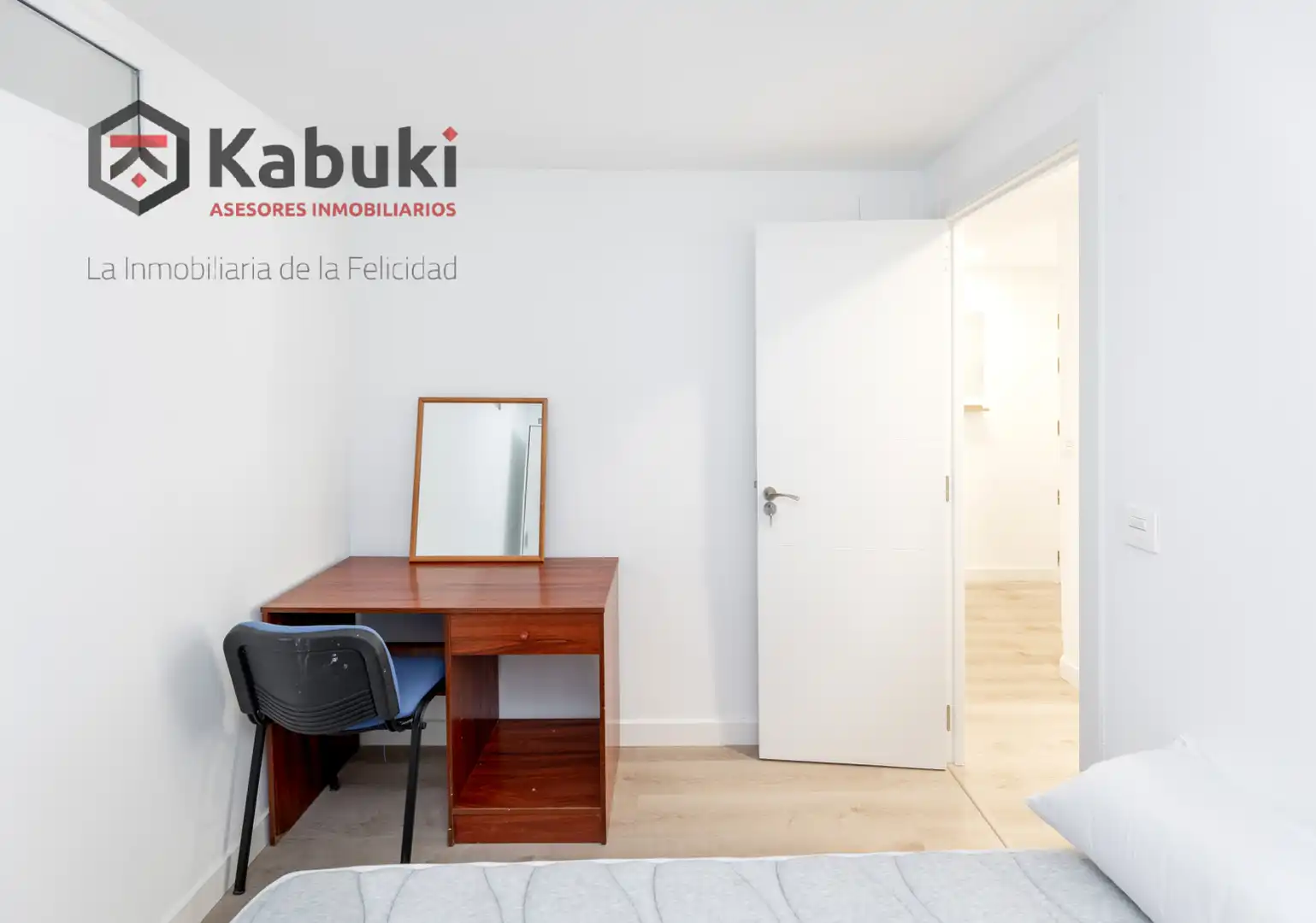 Schlafzimmer von Wohnung zur Miete in Granada mit Möbliert und Balkon