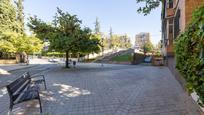 Vista exterior de Pis en venda en  Granada Capital amb Terrassa i Balcó