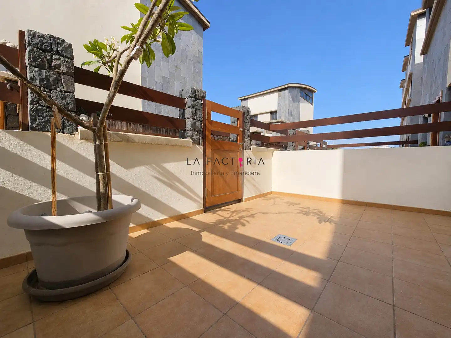 Terraza de Casa adosada en venta en San Miguel de Abona con Jardín privado, Parquet y Terraza