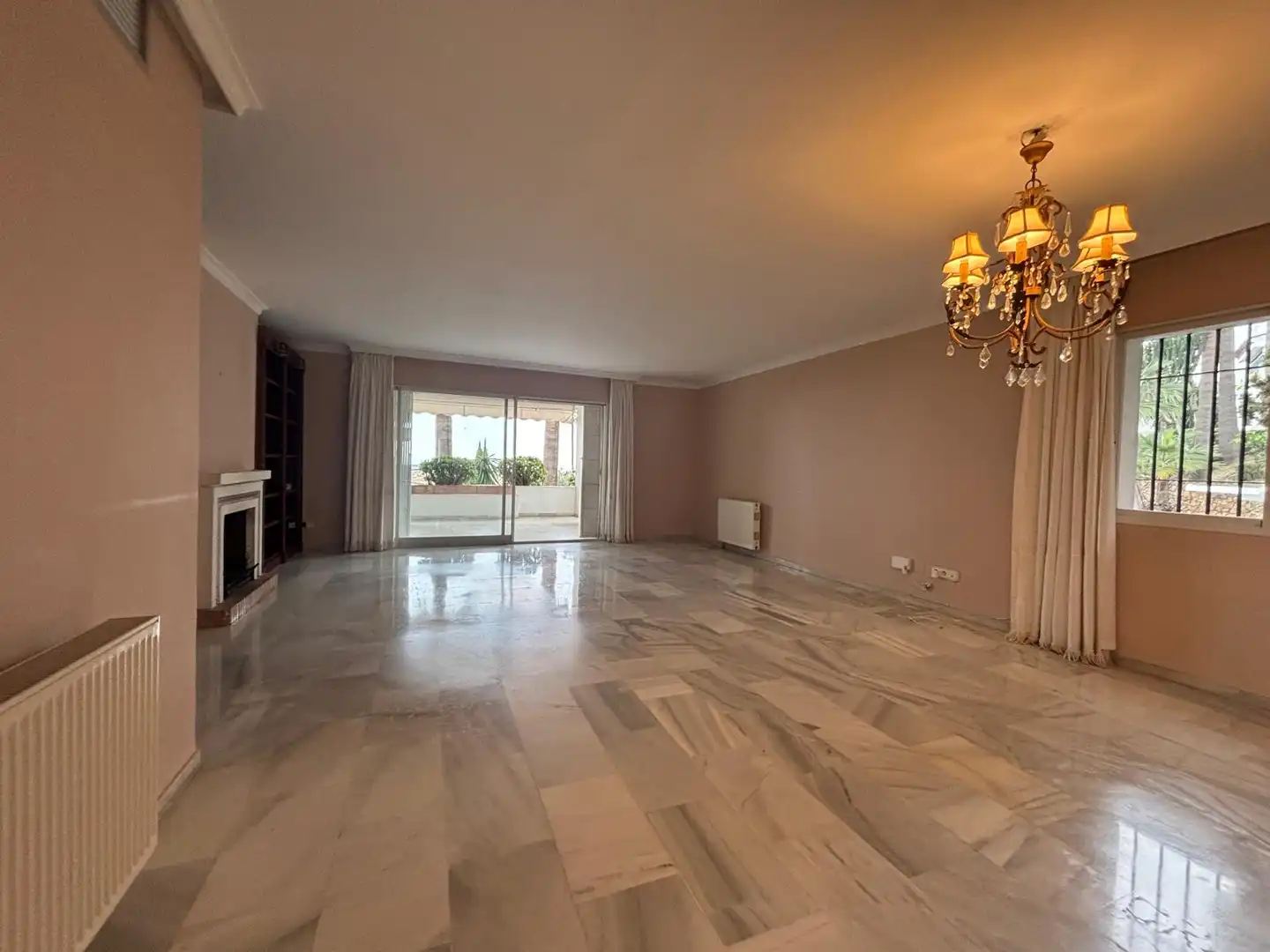 Villa mit Pool zum Verkauf in La Duquesa, imagen 5