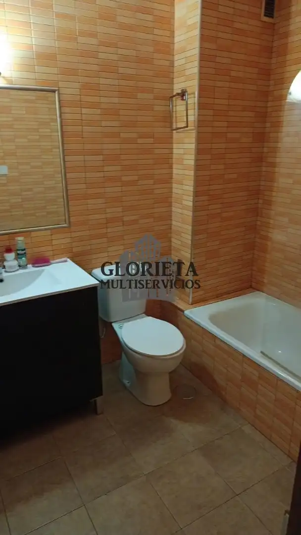 Bathroom of Flat for sale in Vigo   with Storage room and Furnished