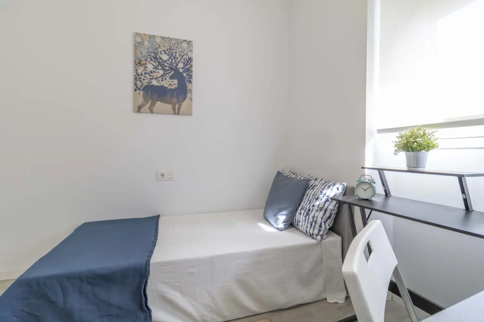 Habitación de Piso en venta en Sevilla con Aire acondicionado, Calefacción y Jardín privado