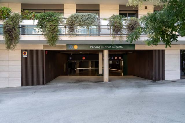 Garaje en Alquiler en  CALLE VIA AUGUSTA, 349- en Sarrià